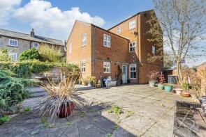 21, Wrightson Close, Sutton-in-ashfield NG17 4LT