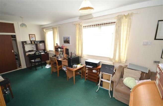 Living/Bedroom Area