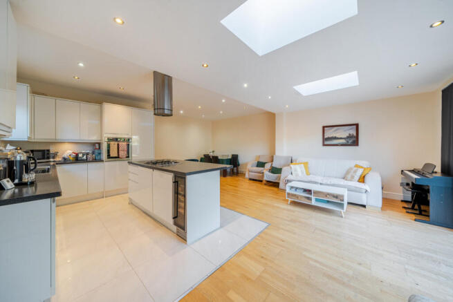 1364197-8-68e784f...