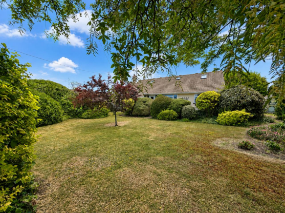 Front garden.png