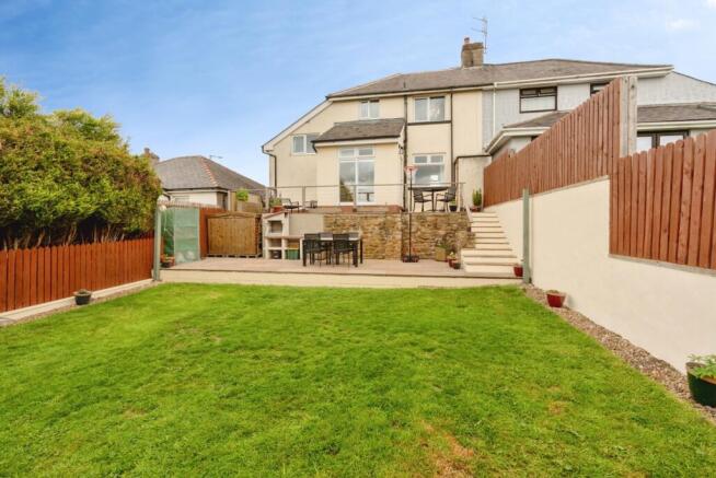 4 bed Semi-Detached for sale Image 8