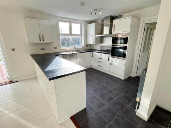 126 Henver Road Kitchen