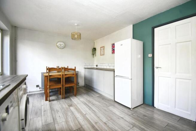 3 bed Semi-Detached for sale Image 9