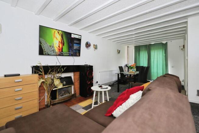 Lounge/Dining Room