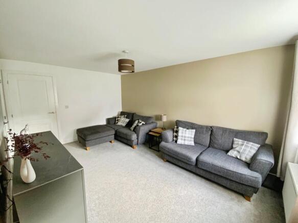 4 bed Detached for sale Image 5
