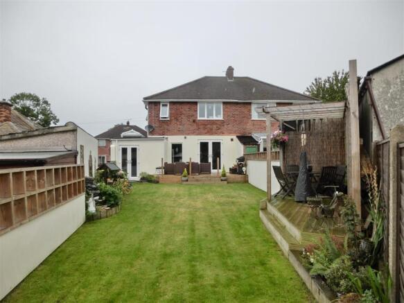 Landscaped Rear Gard