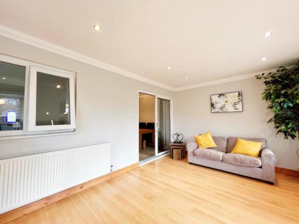 Family Room pic 4.jpg