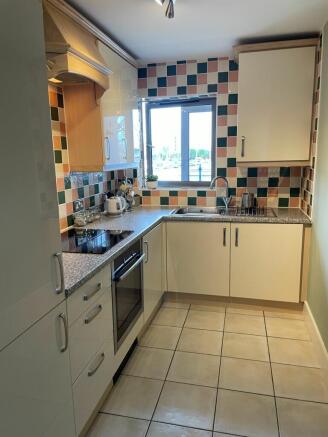 Photo 10