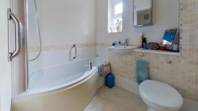 Bathroom(1).jpg