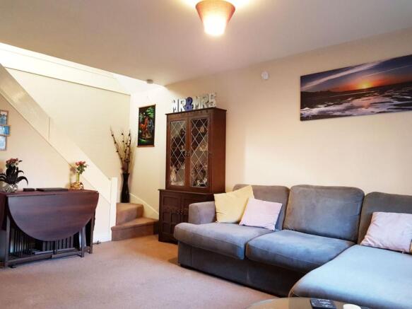 LOUNGE/DINING ROOM