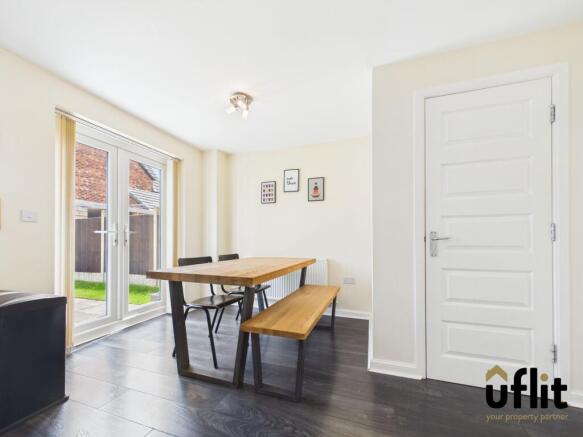 3 bed Semi-Detached for sale Image 9