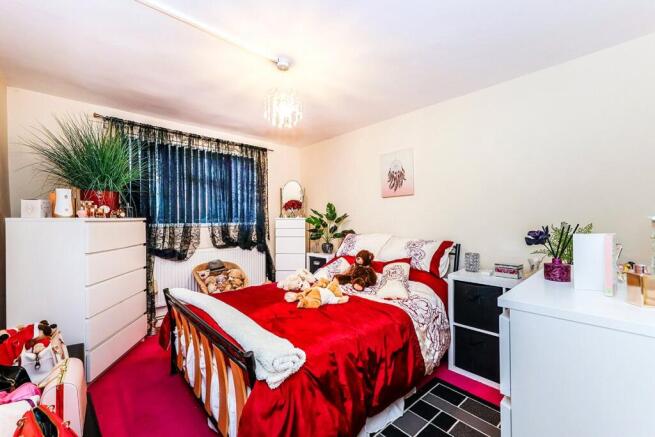 Tennyson Crescent, Waterlooville, Hampshire, PO7 photo 4