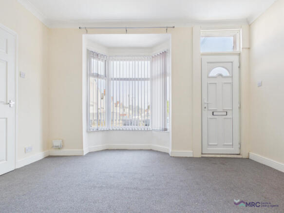 2 bed Terraced to rent Image 4