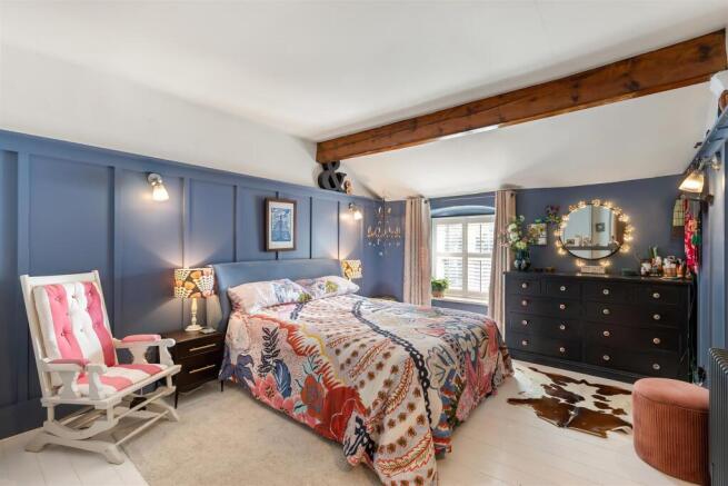 3 bed Terraced for sale Image 11