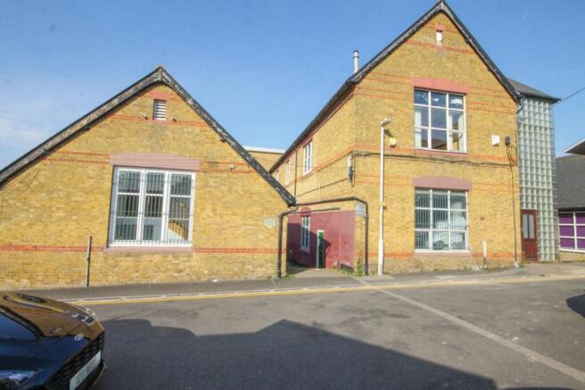 Large Commercial Property, Town Centre Location,