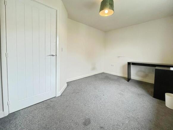 3 bed Town House for sale Image 10