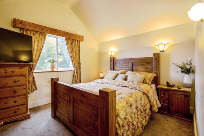 2 bed Terraced for sale Image 6