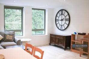 Flat 10, North Building River View Court, Victoria Bridge Road, Kingsmead, Bath BA1 3EZ