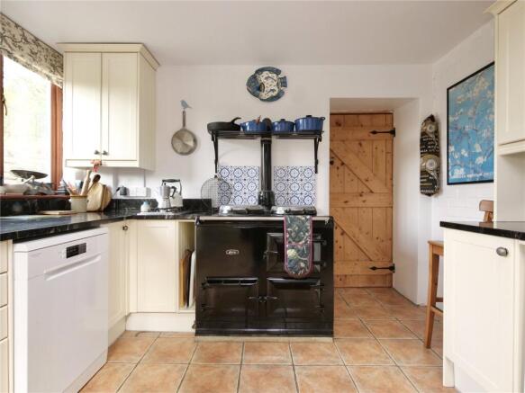 Five bedroom detached character cottage - Winford photo 4