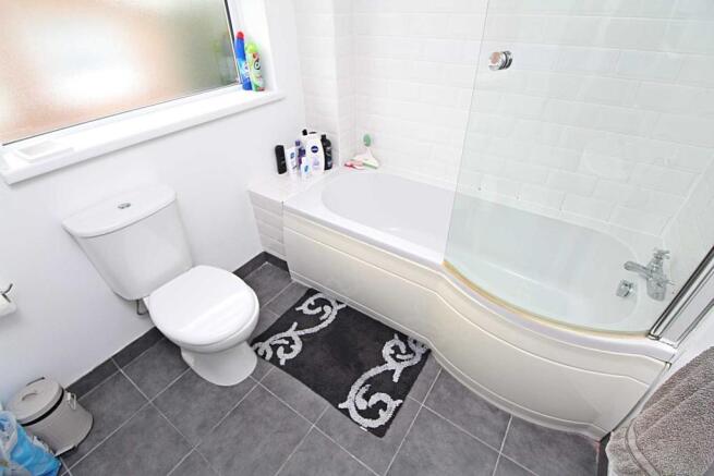 Bathroom (3).JPG