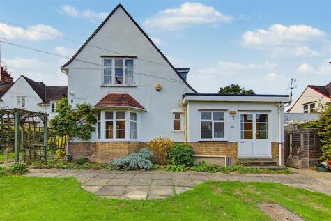 Creswick Walk, Hampstead Garden Suburb, London NW11