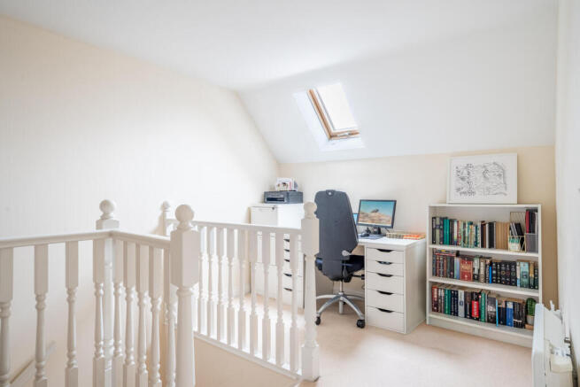 2 bed Apartment for sale Image 12