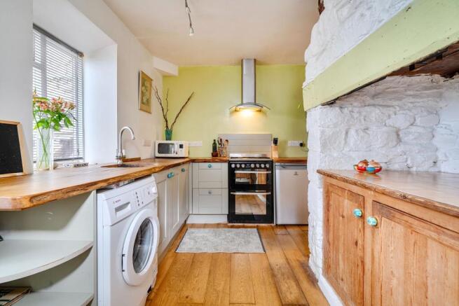 Tudor Court, Ashburton photo 4