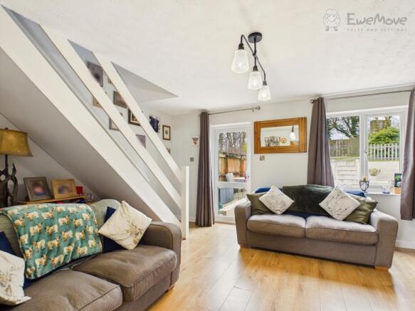 EWEMOVE SOUTH MOLTON - 4 ABBOTS MEADOW