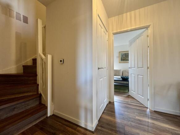 3 bed Semi-Detached to rent Image 5