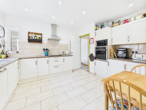 Kitchen and breakfast room