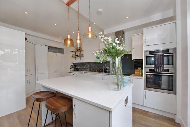 8554225-interior15-800.JPG