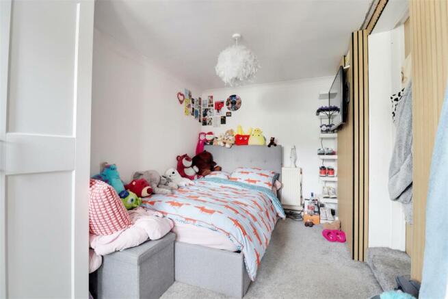GARAGE / BEDROOM