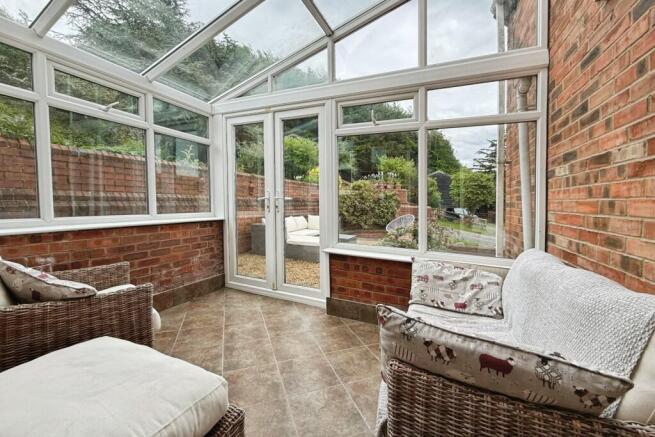4 bed Detached for sale Image 5