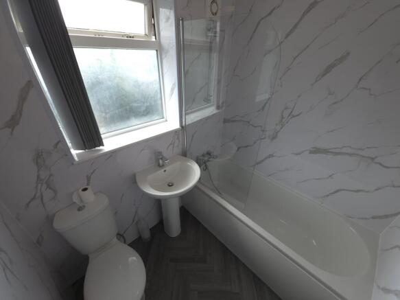 3 bed Terraced to rent Image 8