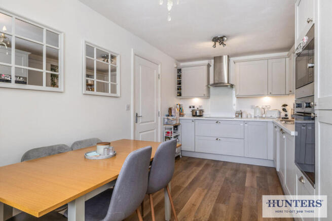 3 bed Town House for sale Image 4