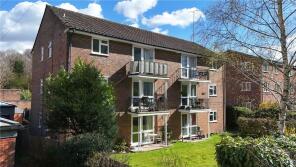 Flat 6, 28 Pinewood Gate, Perrymount Road, Haywards Heath RH16 3DN