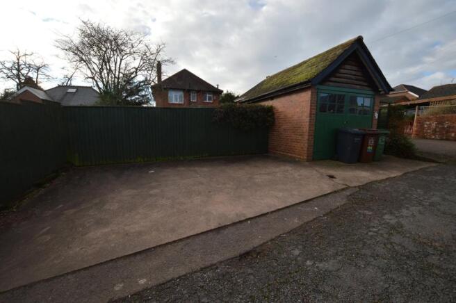 Garage & Parking