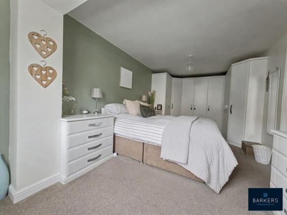 4 bed Semi-Detached for sale Image 9