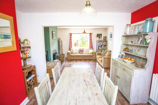 Lounge/Dining Room