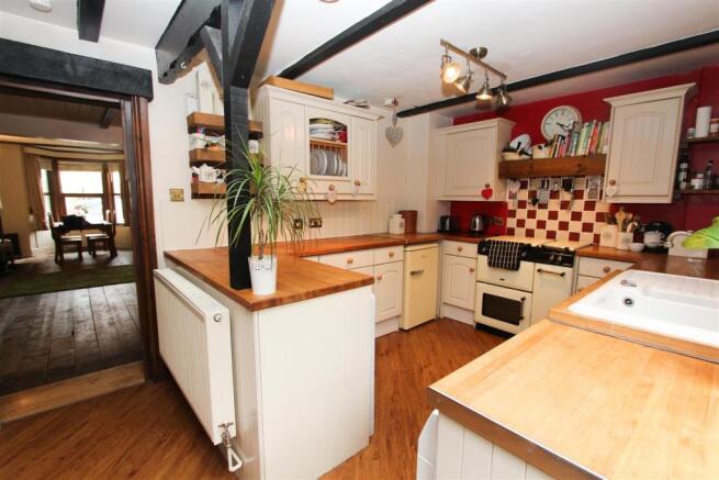 KITCHEN.jpg