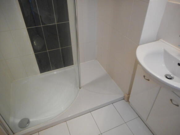 MASTER BED EN-SUITE