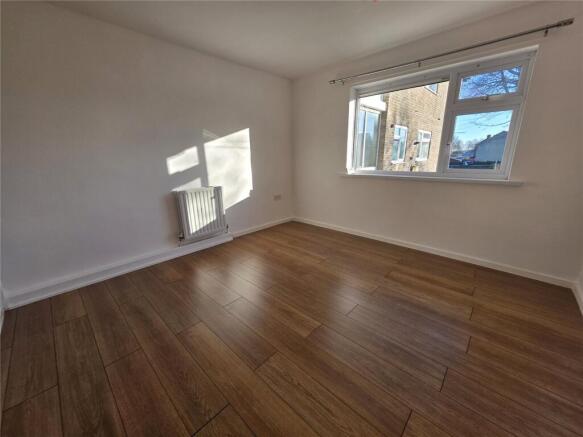 2 bed Apartment to rent Image 4