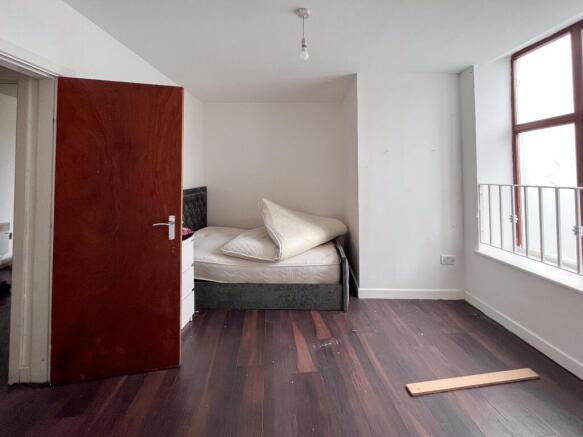 10 bed Block of Apartments for sale Image 5