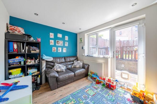 3 bed Semi-Detached for sale Image 7