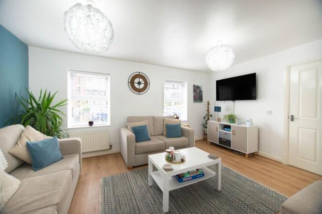 2 bed Flat for sale Image 5