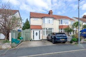 45 Lynwood, Trafford Park, Llandudno LL30 3HD