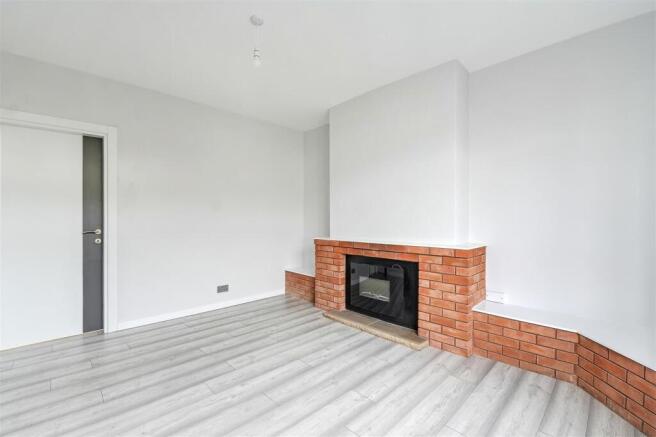 Living Room 2.jpg