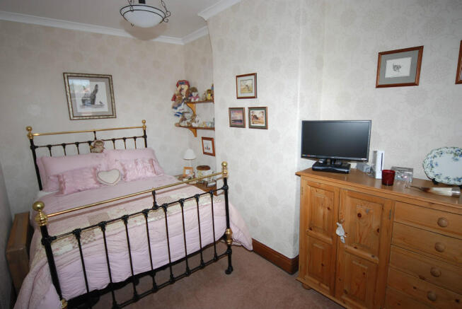 BEDROOM 2