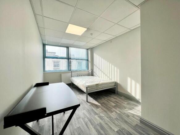 1 bed Flat Share to rent Image 6