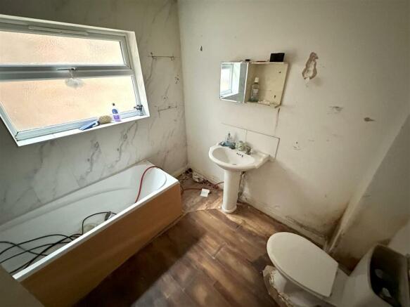 4 bed Block of Apartments for sale Image 11